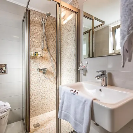 Avra Luxury & Villa