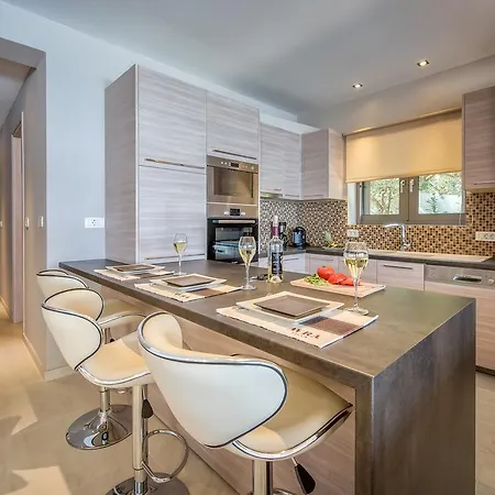 Βίλα Avra Luxury & Κερί